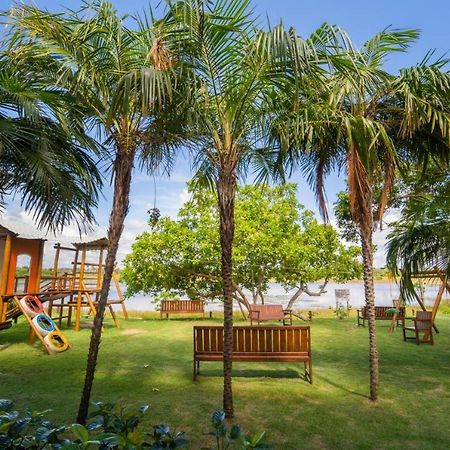 Apto Guarajuba Praia Condominio Porto Smeralda-100 Metros Da Praia Exteriör bild