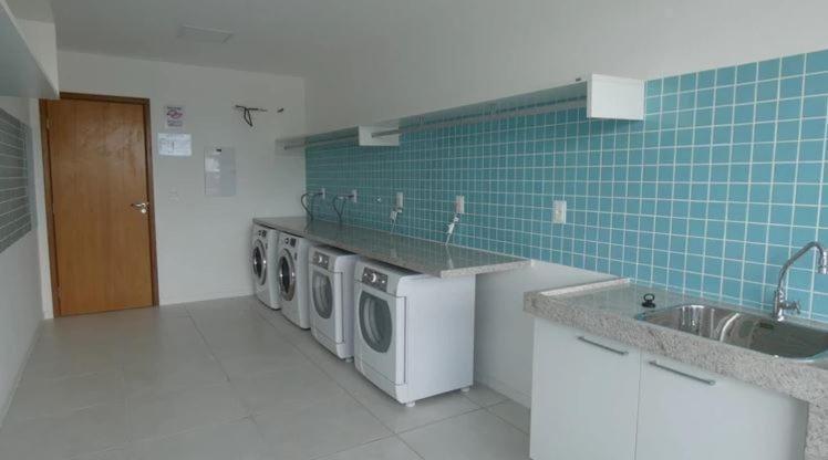 Apto Guarajuba Praia Condominio Porto Smeralda-100 Metros Da Praia Exteriör bild
