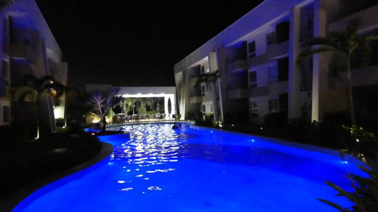 Apto Guarajuba Praia Condominio Porto Smeralda-100 Metros Da Praia Exteriör bild